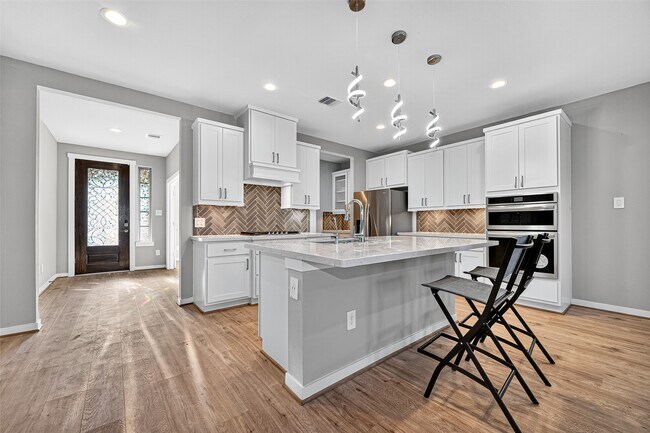 Building Photo - 29535 Red Rocks Pk Dr