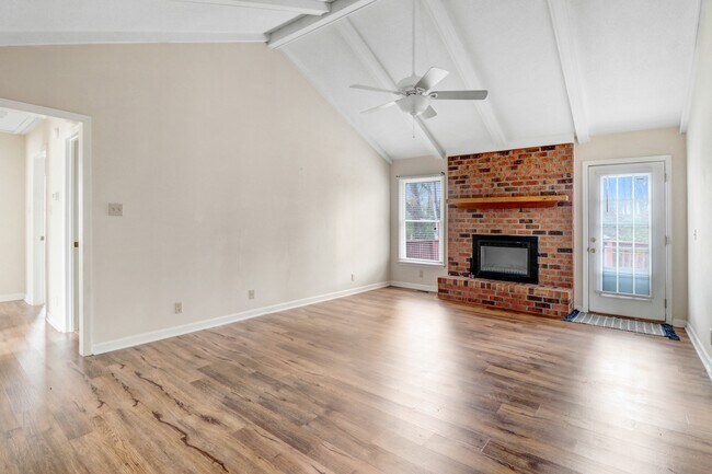 Building Photo - 103 Sallie Pl