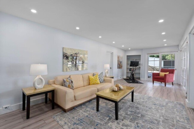 Building Photo - NEWLY Remodeled 4 BED/2 BA Home in Makiki ...