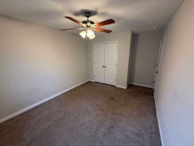 Building Photo - Stunning Move-In Ready 4BR Corner Home "ASK ABOUT OUR ZERO DEPOSIT"