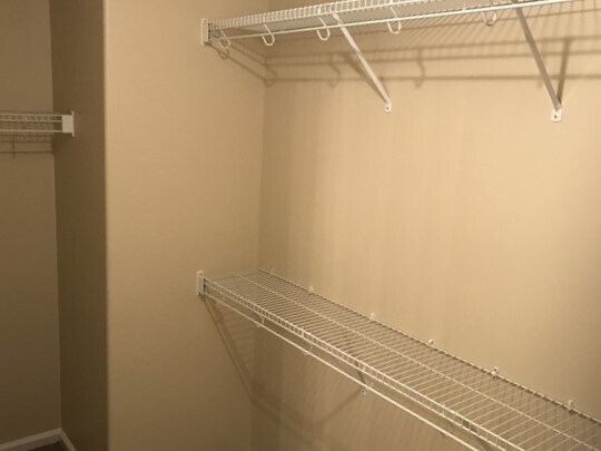 Building Photo - 330 Summer Hill Way