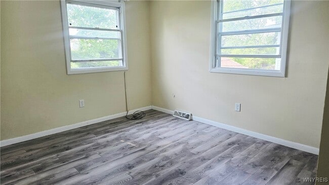Building Photo - 185 Fairgreen Dr