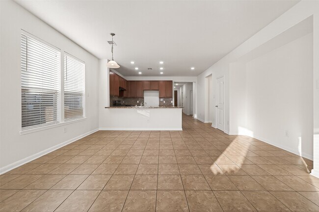 Building Photo - 21015 Blackstone Villa Ln