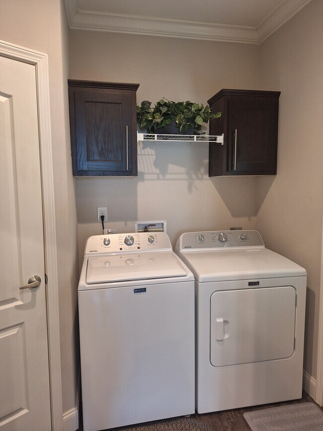 Building Photo - 29201 S Jones Loop Rd