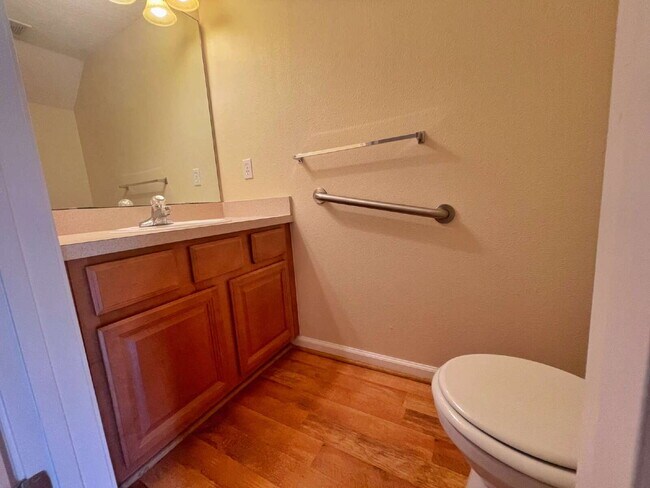 Building Photo - The Gables 2BR | 2.5BA Townhome!