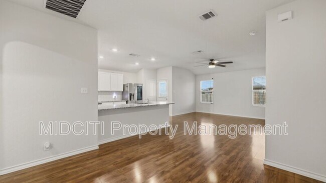 Building Photo - 221 Tule Canyons