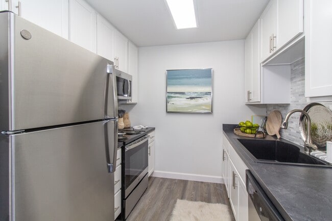 The Westbrook - One Bedroom One Bath Apartment Home - The Valley