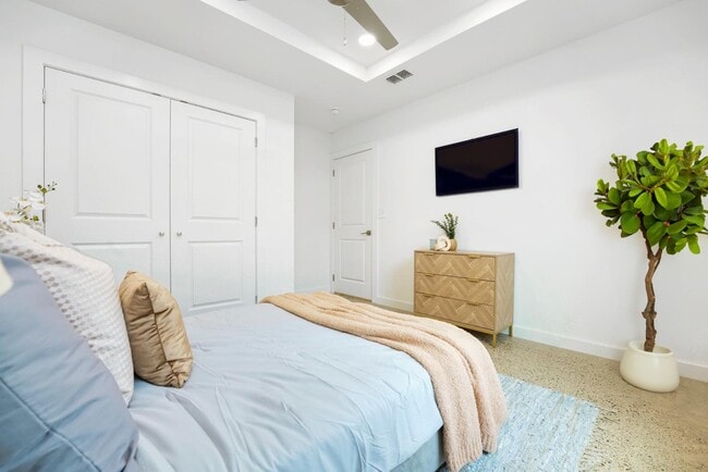 Building Photo - 708 Onyx Dr