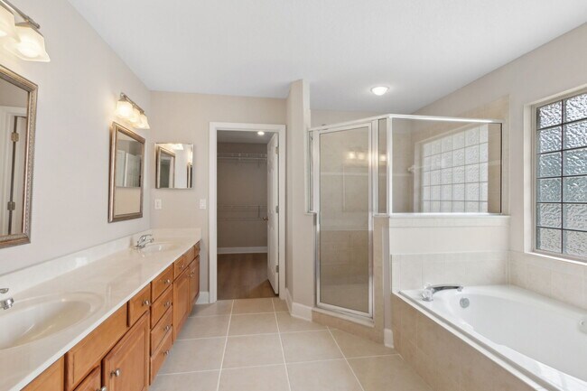 Building Photo - 85208 Sagaponack Dr