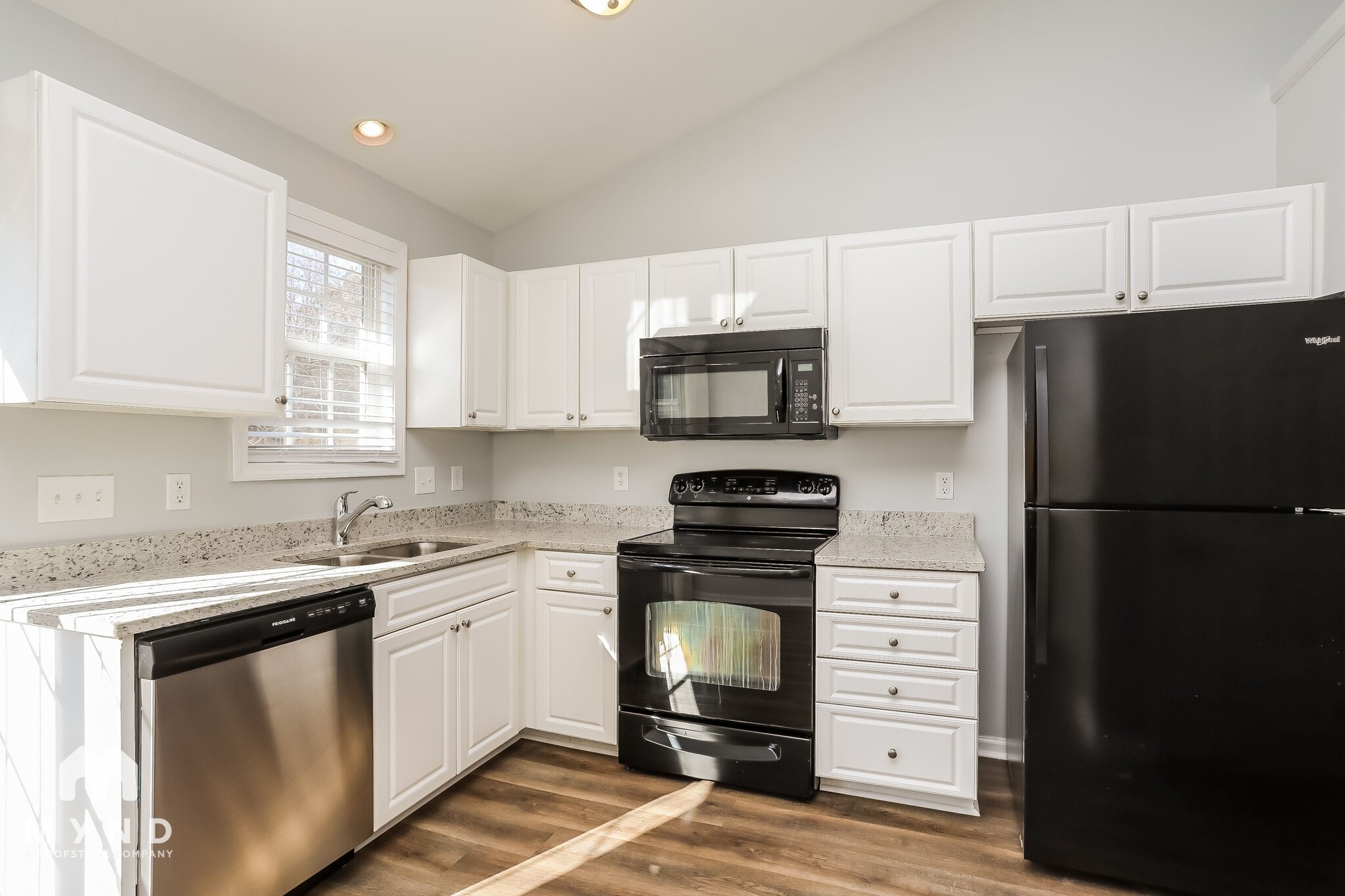 Building Photo - 1256 Sweetgrass St