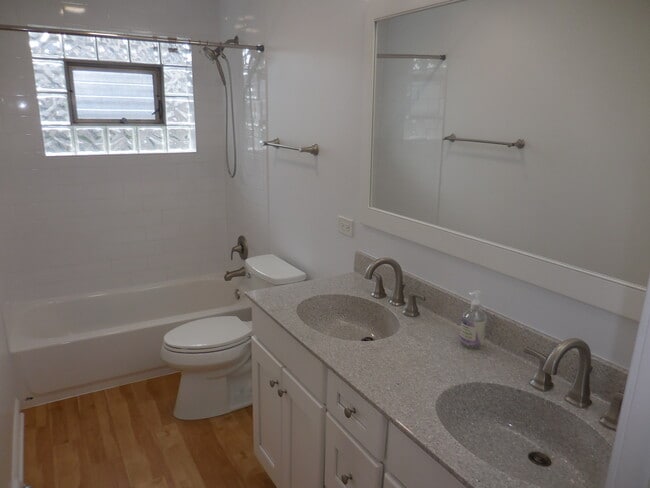 Building Photo - 33 N Rammer Ave