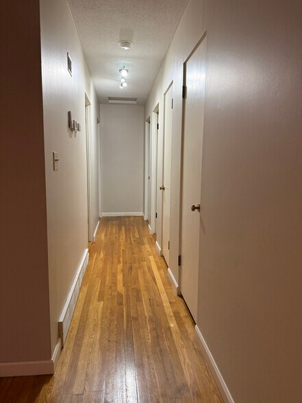 Building Photo - 301 Geddis St