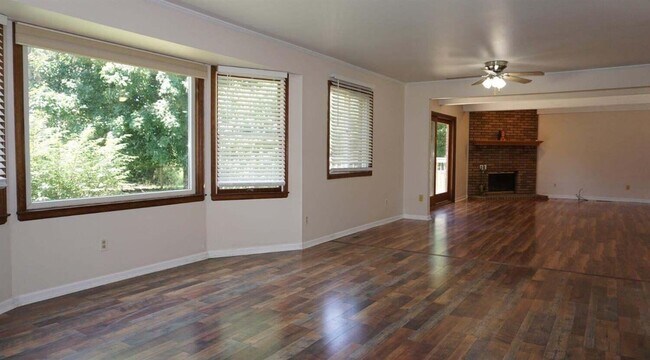 Building Photo - 3651 Allendale Dr