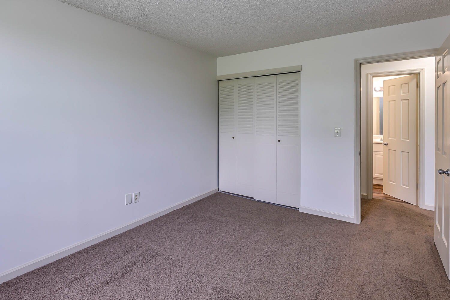 Building Photo - 1301 Neelys Bend Rd