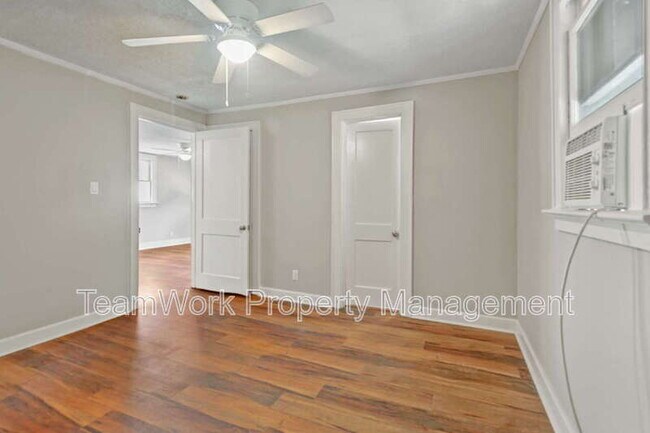 Building Photo - 3530 Admiral Dr