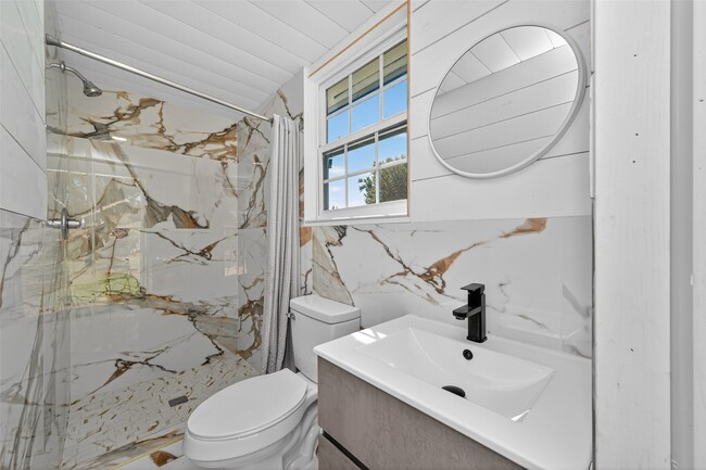 Building Photo - 8203 Huntermoor Cir