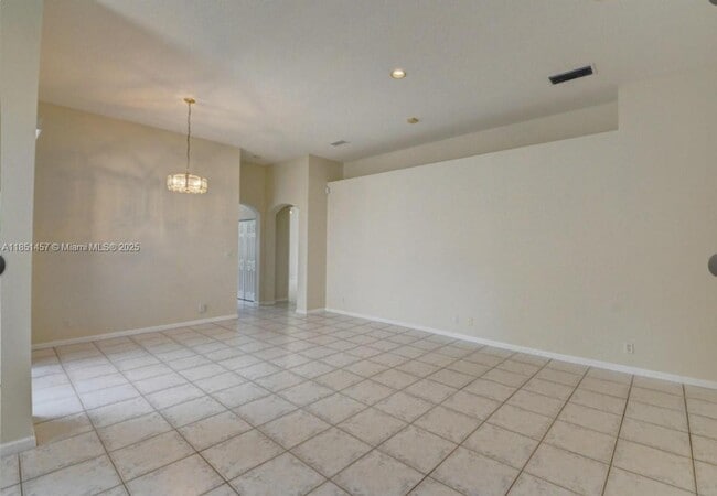 Building Photo - 8291 Hampton Wood Dr