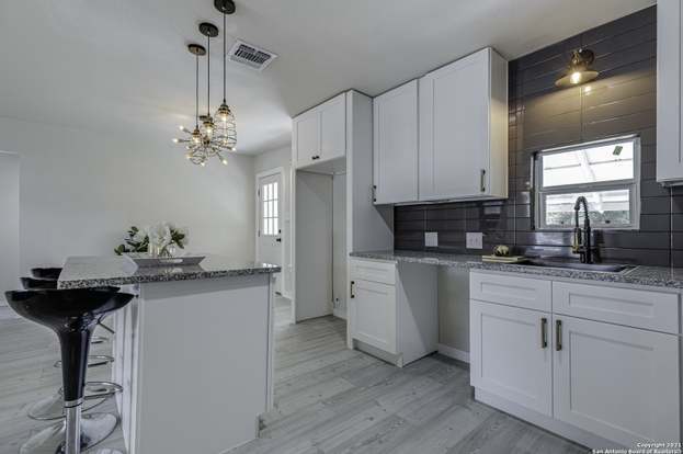 Building Photo - 1110 Clower-