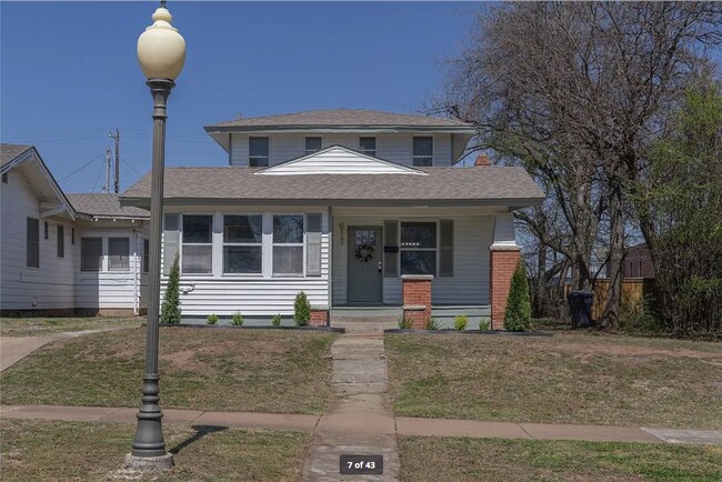 Building Photo - 4 Bed 3 Bath Home in Uptown OKC