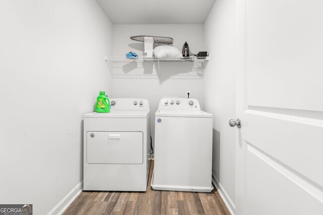 Building Photo - 100 Petunia Ct