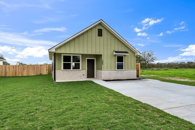 Building Photo - 217 MLK