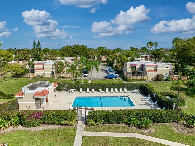 Building Photo - 3725 Village Dr