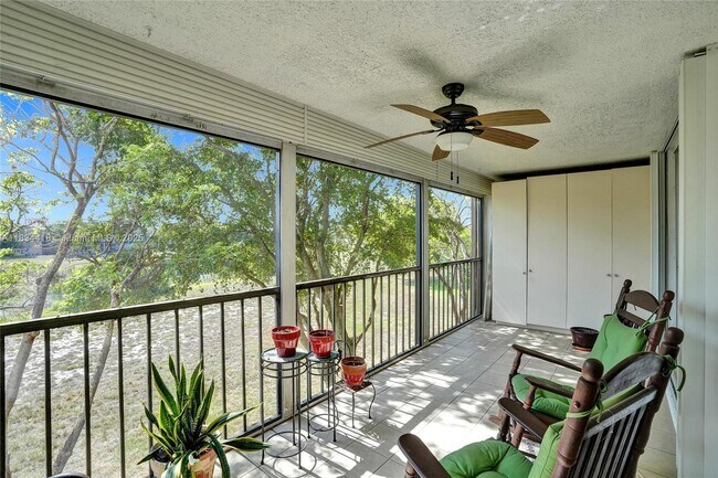 Building Photo - 370 NW 76th Ave
