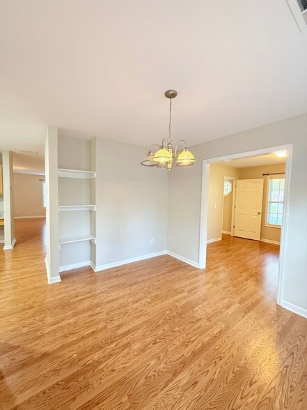 Building Photo - 301 Saranac Ridge Dr
