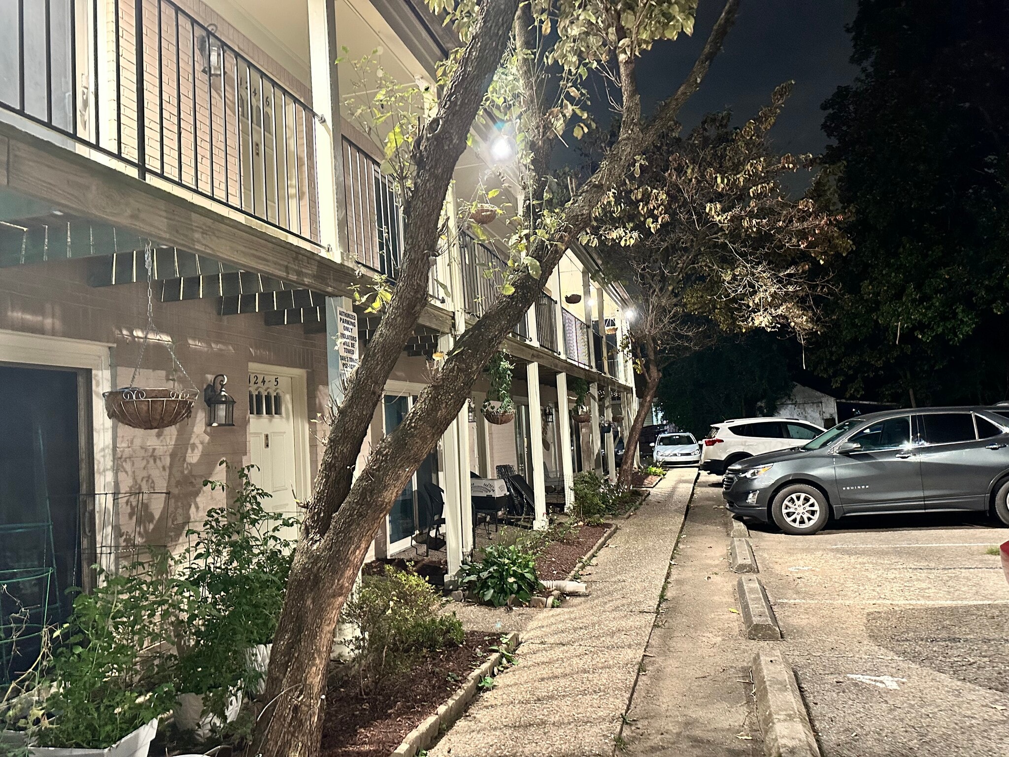 Building Photo - 124 S Sherrin Ave