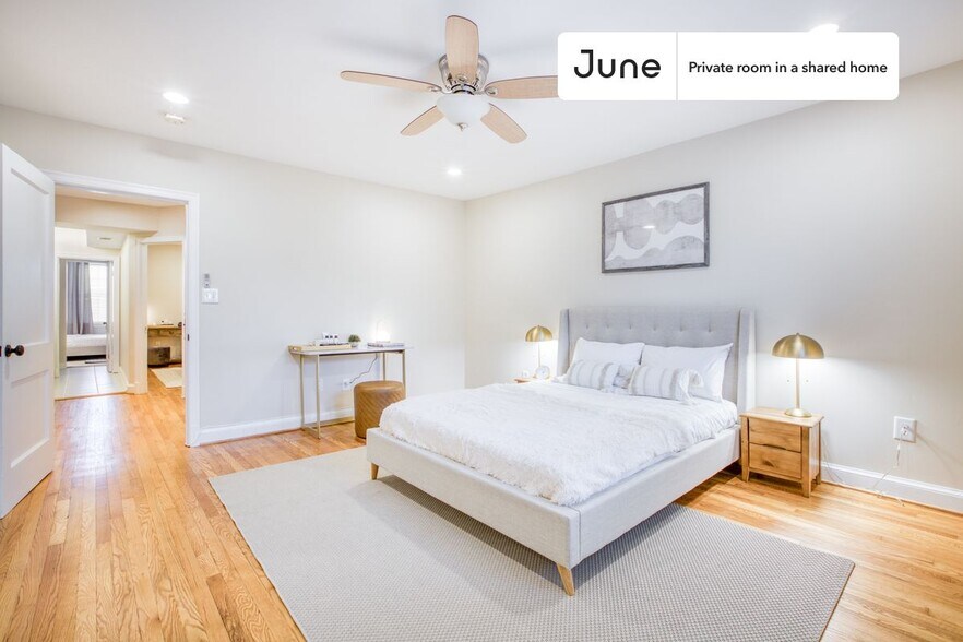 Building Photo - Room in Shared 3 bed/2 bath home