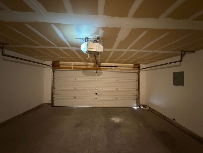 Building Photo - 3 Bedroom Single Story Home Available Near Unser Blvd NW & McMahon Blvd NW!