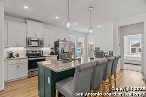 Building Photo - 916 Windflower