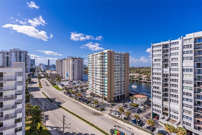 Building Photo - 1501 S Ocean Dr