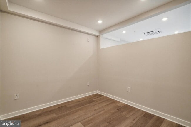 Building Photo - 3449 Scotts Ln