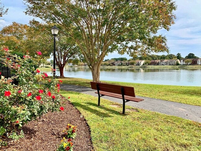 Building Photo - All Brick, End Unit Townhome in Kempsville...