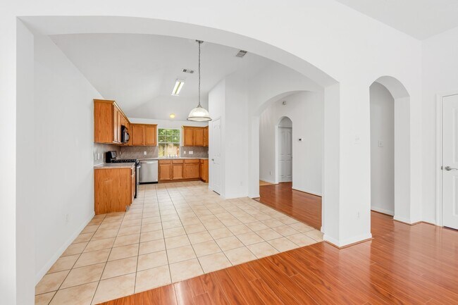 Building Photo - 4908 Summer Rain Dr