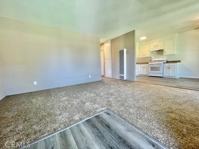 Building Photo - 815 N Rose Ave