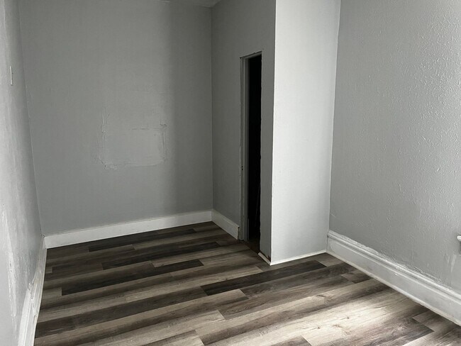Building Photo - Welcome to the 3 Bedroom Home West Peoria