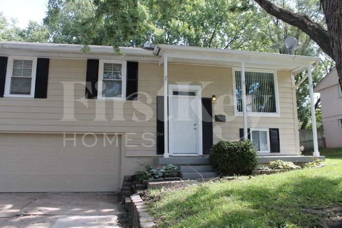 Primary Photo - 805 N Powahatan Dr