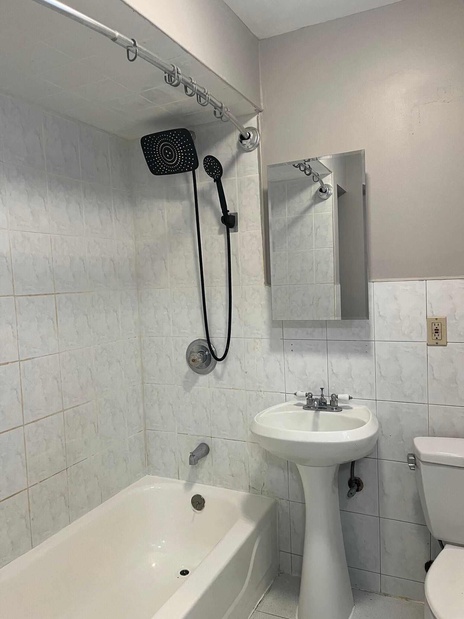 Building Photo - 426 Kennedy Blvd