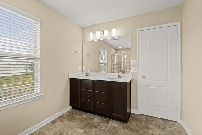 Building Photo - 15803 Copper Springs Ln