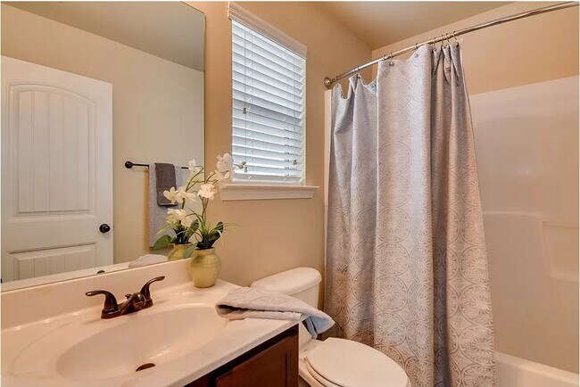 Building Photo - 151 Seaton Ave