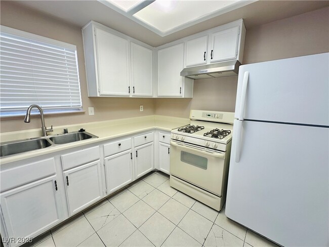 Building Photo - 6712 Reggie Cir