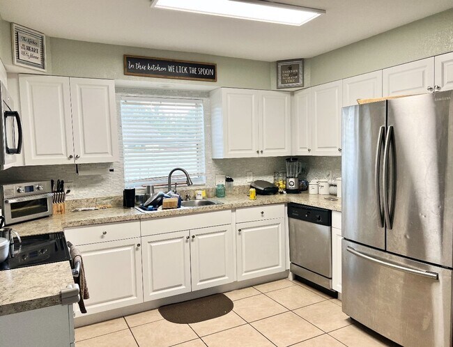 Building Photo - AUGUST MOVE IN FOR THIS RANCH STYLE HOME I...