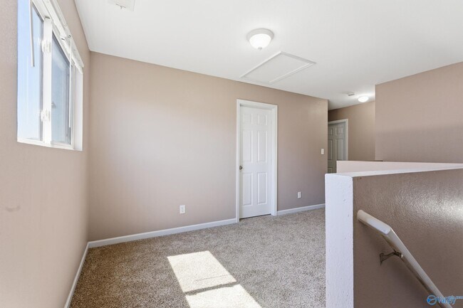 Building Photo - 3294 Castlecreek Dr SW