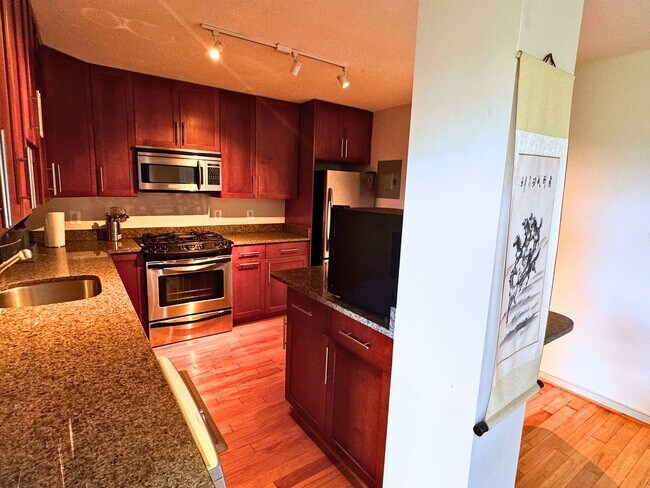 Building Photo - Welcome to Takoma Overlook! Furnished 1br 1ba condo
