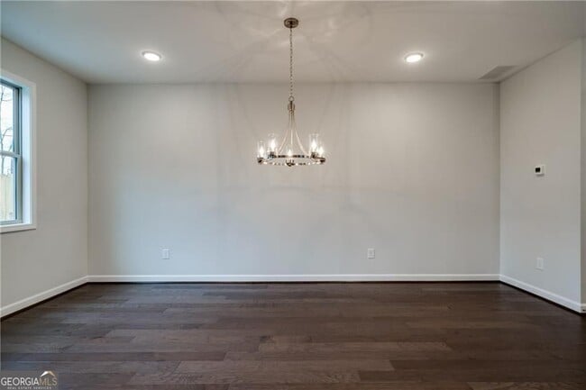 Building Photo - 1095 Lawanna Dr