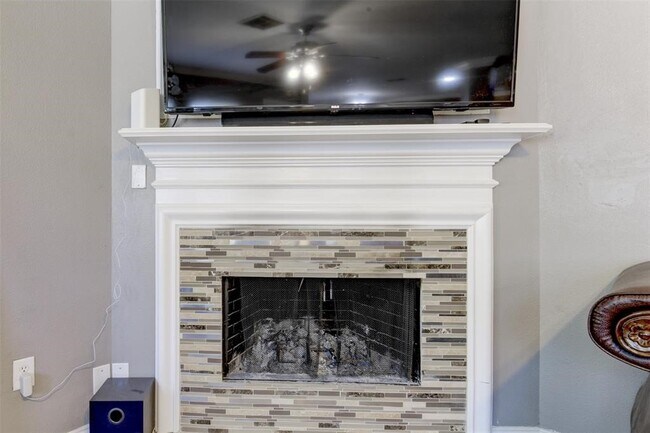 Building Photo - 16606 Hodgefield Ln