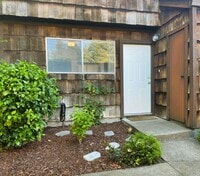 Building Photo - 1358 Parkway Dr