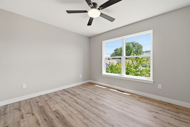 Building Photo - 4728 Walworth Ave